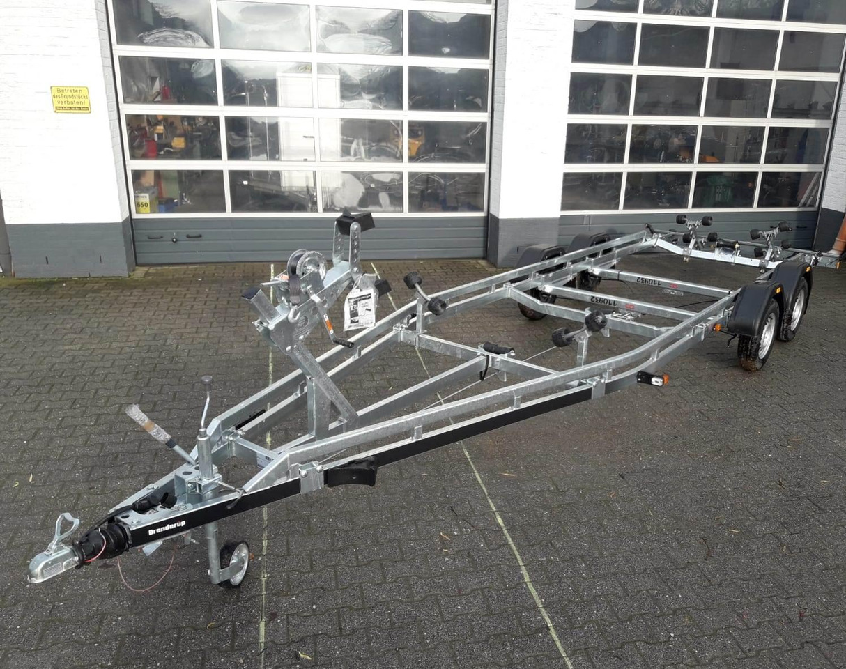 Brenderup Bootstrailer Premium 242000 TB SR 2000 Superrollen Winde Boote bis 650cm 2000kg 312268 - 보트 트레일러 : 사진 5 Brenderup Bootstrailer Premium 242000 TB SR 2000 Superrollen Winde Boote bis 650cm 2000kg 312268 - 보트 트레일러 : 사진 5