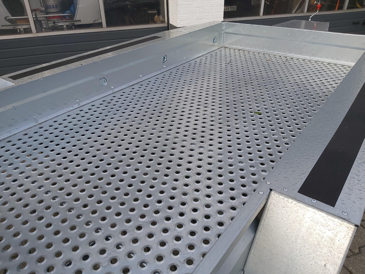 Brenderup Maschinentransporter MT 3080 STF 308x152x25cm Stahllochboden 3000kg - 플랜트 트레일러 : 사진 2 Brenderup Maschinentransporter MT 3080 STF 308x152x25cm Stahllochboden 3000kg - 플랜트 트레일러 : 사진 2