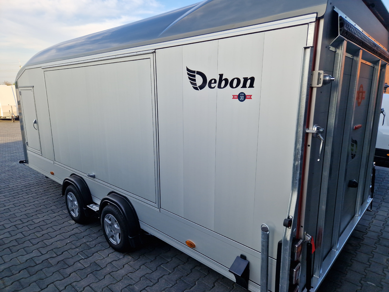 Cargo Roadster 2000 550x220x204cm Poly irongrey Car Edition Pullman 3500kg Vollausstattung - 밀폐형 박스 트레일러 : 사진 3 Cargo Roadster 2000 550x220x204cm Poly irongrey Car Edition Pullman 3500kg Vollausstattung - 밀폐형 박스 트레일러 : 사진 3