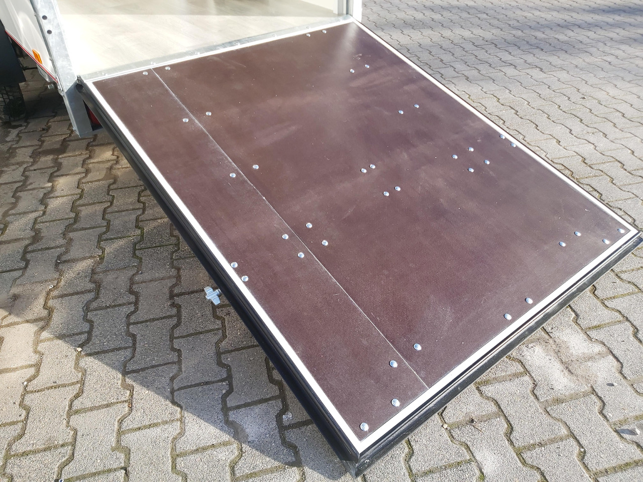 캐러밴 Kargo Camp TFS S Midi+ 320x150x180cm aero Seitentür Rampe Fenster+ 230V 12V 750kg Bremse 100km/H : 사진 6