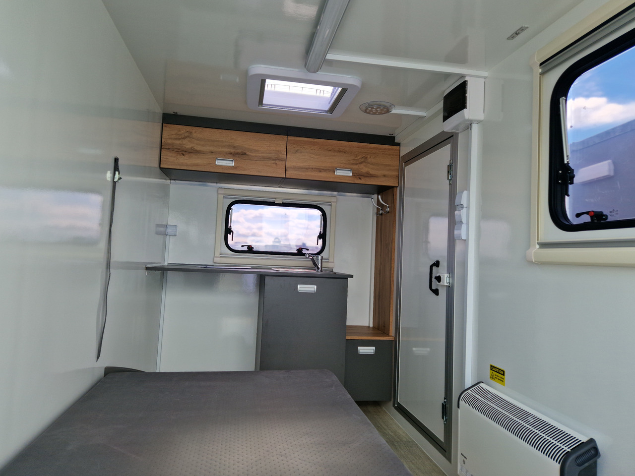 캐러밴 Koffer Camp TFS ST 320.01 320x150x180cm Premium Rampe Seitentür Fenster Bett 1300kg 100km/H : 사진 9