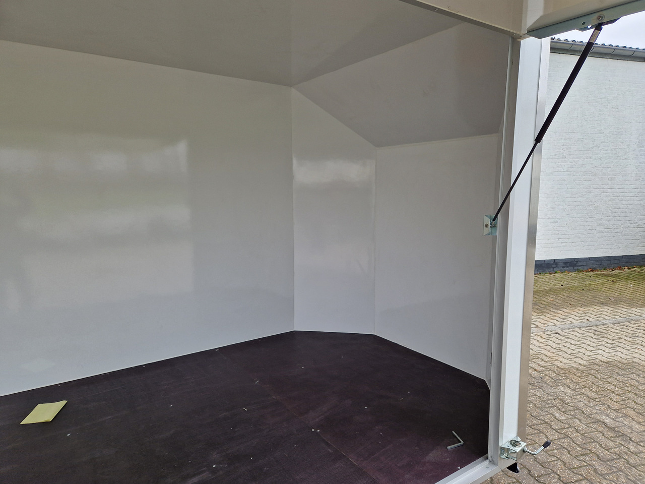 Koffer Hochlader FC2024HTL Messe 400x200x200cm aerodynamisch 10" Alufelgen (XL) 2000kg 100 km/H - 자판기 트레일러 : 사진 3 Koffer Hochlader FC2024HTL Messe 400x200x200cm aerodynamisch 10" Alufelgen (XL) 2000kg 100 km/H - 자판기 트레일러 : 사진 3
