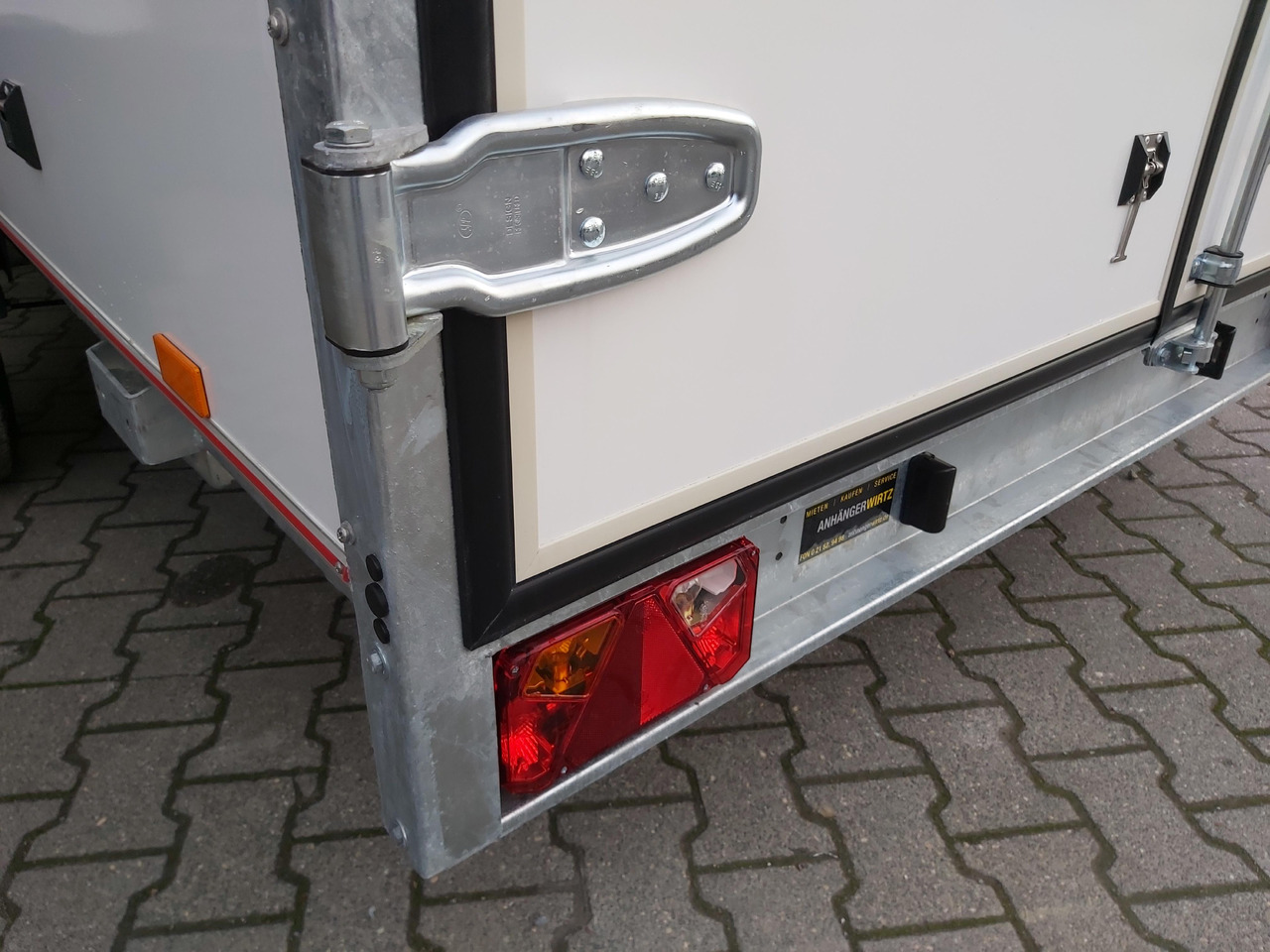 캐러밴 Koffer Sport Camp TFS 360.00 360x180x190cm aero Seitentür 2 Fenster+ DL IL 230V 1300kg 100km/H : 사진 15