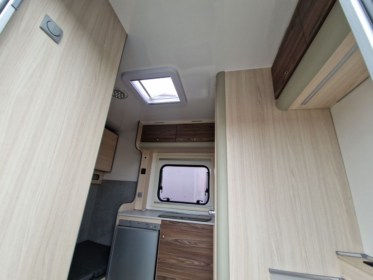 캐러밴 Koffer Sport Camp TFS 550.01 550x200x210cm Laderaum ST & Wohnabteil 2700kg : 사진 7