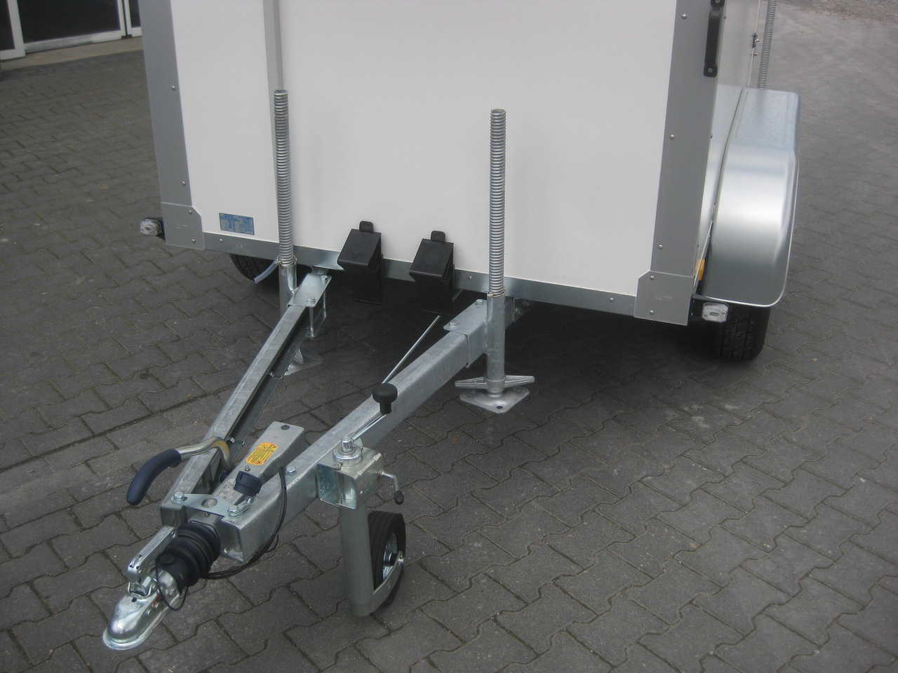 Kühlanhänger AZKF 2025/145 243x144x180cm GOVI 4 Kühlaggregat 60 Frioliner Januar Aktion - 냉동 트레일러 : 사진 4 Kühlanhänger AZKF 2025/145 243x144x180cm GOVI 4 Kühlaggregat 60 Frioliner Januar Aktion - 냉동 트레일러 : 사진 4