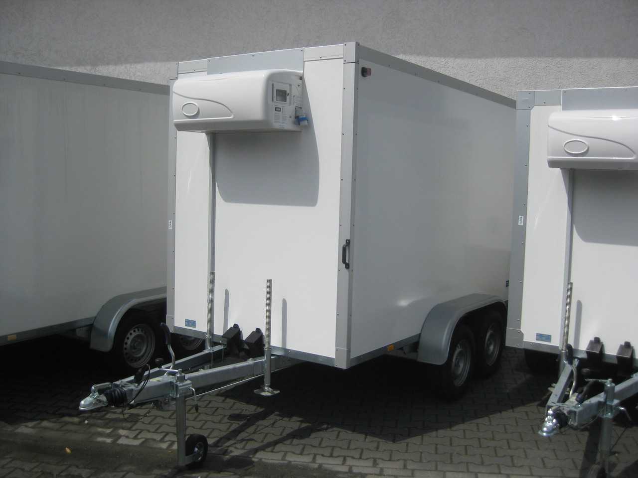 Kühlanhänger AZKF 2735/155 343x154x200cm GOVI Kühlaggregat 4 Iso 60 Frioliner Juli Aktion - 냉동 트레일러 : 사진 1 Kühlanhänger AZKF 2735/155 343x154x200cm GOVI Kühlaggregat 4 Iso 60 Frioliner Juli Aktion - 냉동 트레일러 : 사진 1