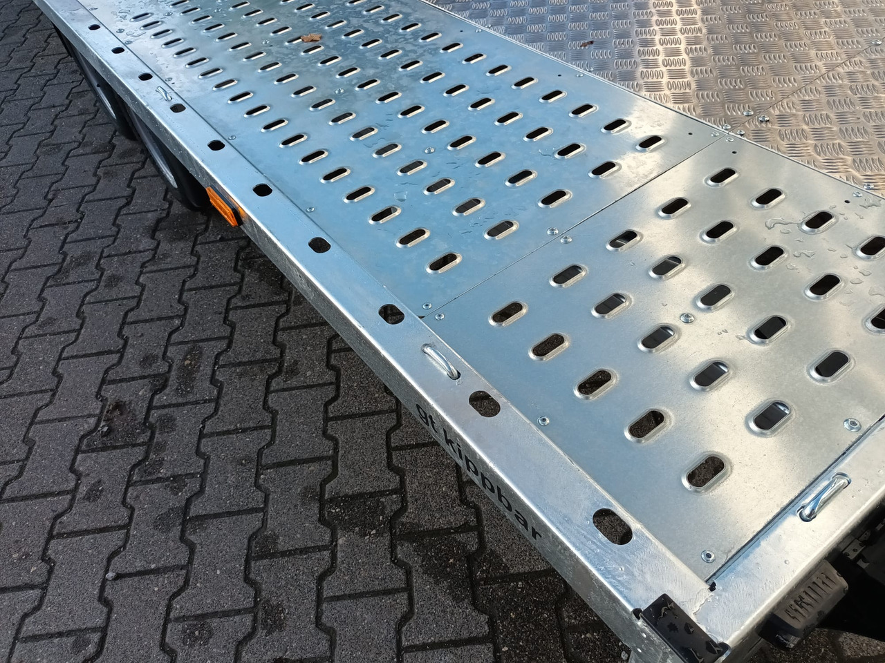 Martz GT kipp 450/2 S 450x215cm easyload ankippbar Lohr Stahl & Aluboden Seilwinde 10" 3000kg - 플랜트 트레일러 : 사진 4 Martz GT kipp 450/2 S 450x215cm easyload ankippbar Lohr Stahl & Aluboden Seilwinde 10" 3000kg - 플랜트 트레일러 : 사진 4