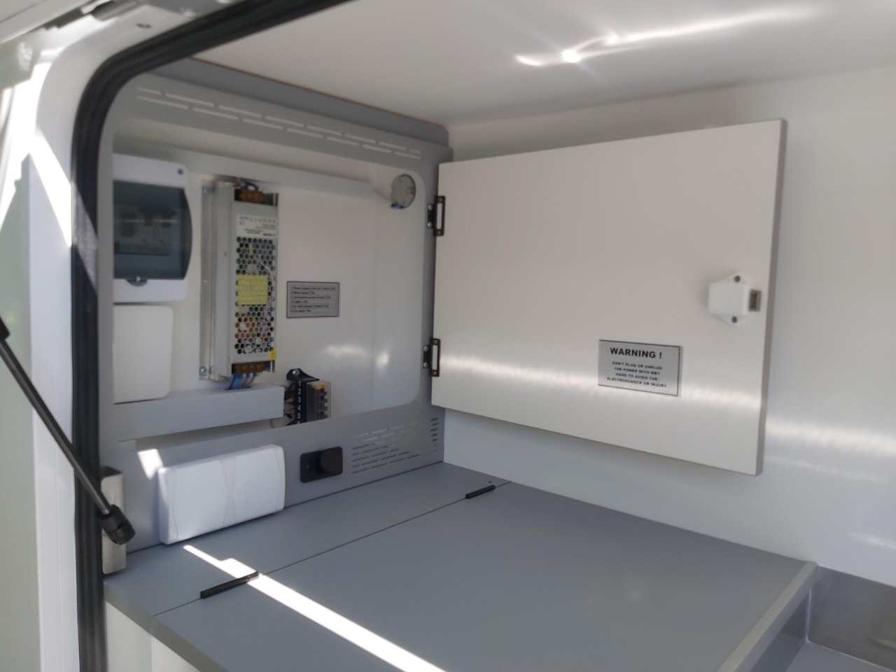 캐러밴 Mini Camper Mini Tommy TMC25 Basic V1 252x140x121cm Küche 100km/H 750kg ohne Bremse Winter Aktion : 사진 12