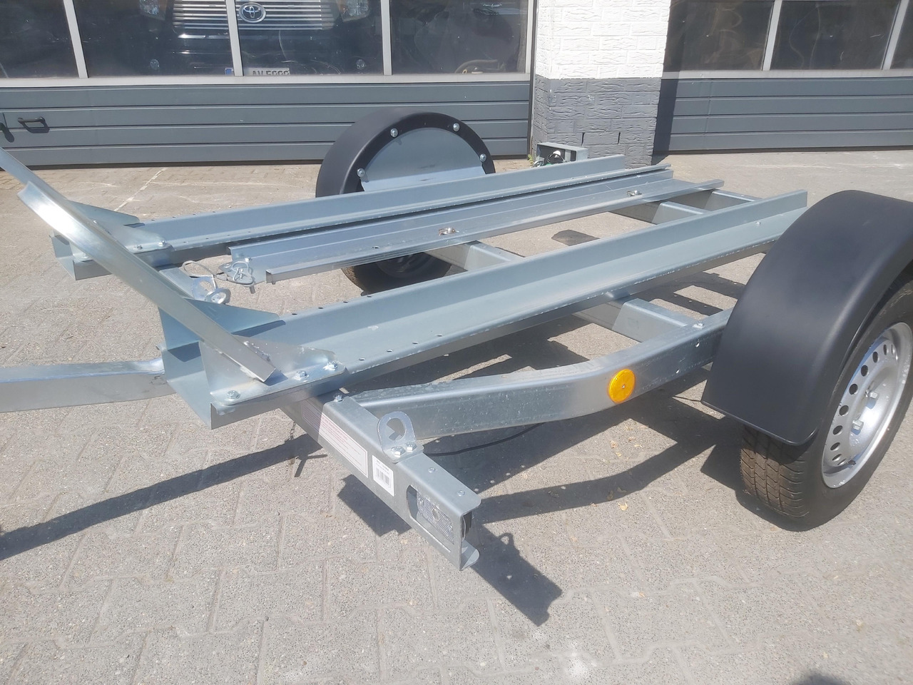 Motorradanhänger Motostar N7-220 2 Standschienen +Auffahrrampe ankippbar 750kg Aktion bei Onlinekauf - 오토바이 트레일러 : 사진 4 Motorradanhänger Motostar N7-220 2 Standschienen +Auffahrrampe ankippbar 750kg Aktion bei Onlinekauf - 오토바이 트레일러 : 사진 4