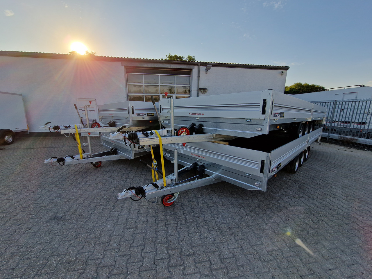 Pongratz Pritschenhochlader PHL 6030/24 TR-AL-S 603x246x36cm Tridem 13" 3500kg Mai Aktion - 드롭사이드/ 플랫베드 트레일러 : 사진 4 Pongratz Pritschenhochlader PHL 6030/24 TR-AL-S 603x246x36cm Tridem 13" 3500kg Mai Aktion - 드롭사이드/ 플랫베드 트레일러 : 사진 4