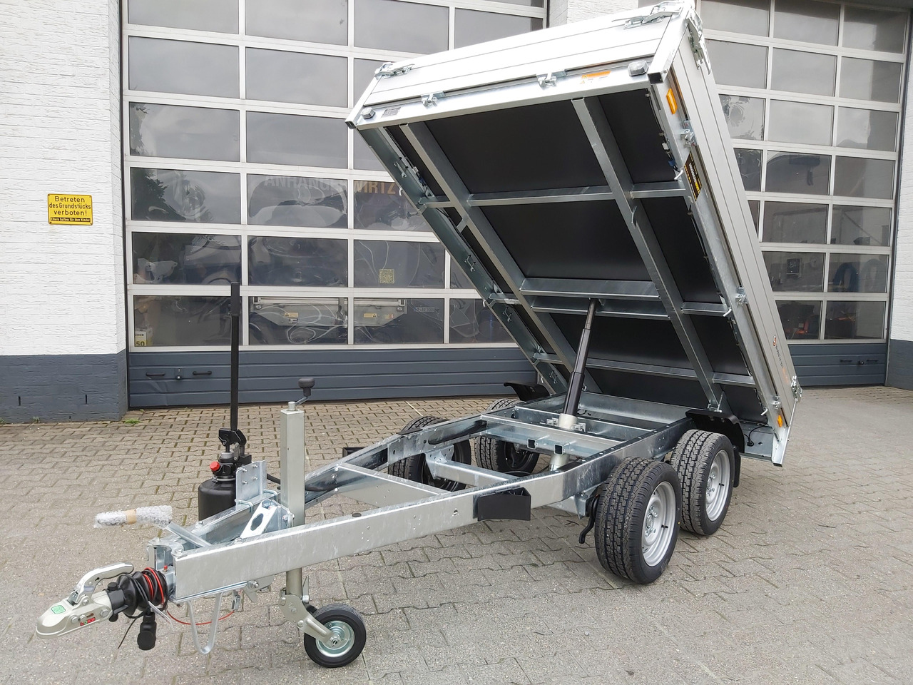 Saris Kipper K1 276 150 2000 2 276x150x30cm silver Handpumpe 13" (S) 2000kg - 덤프 트레일러 : 사진 3 Saris Kipper K1 276 150 2000 2 276x150x30cm silver Handpumpe 13" (S) 2000kg - 덤프 트레일러 : 사진 3