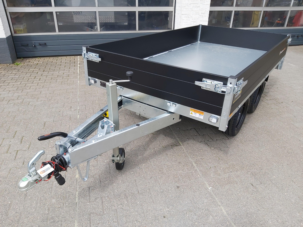 Saris Kipper K1 276 150 2700 2 E 276x150x30cm Elektro black Edition 13" (S) 2700kg Abverkauf - 덤프 트레일러 : 사진 4 Saris Kipper K1 276 150 2700 2 E 276x150x30cm Elektro black Edition 13" (S) 2700kg Abverkauf - 덤프 트레일러 : 사진 4