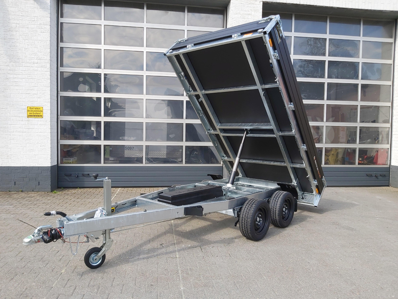 Saris Kipper K1 276 150 2700 2 E 276x150x30cm Elektro black Edition 13" (S) 2700kg Abverkauf - 덤프 트레일러 : 사진 1 Saris Kipper K1 276 150 2700 2 E 276x150x30cm Elektro black Edition 13" (S) 2700kg Abverkauf - 덤프 트레일러 : 사진 1