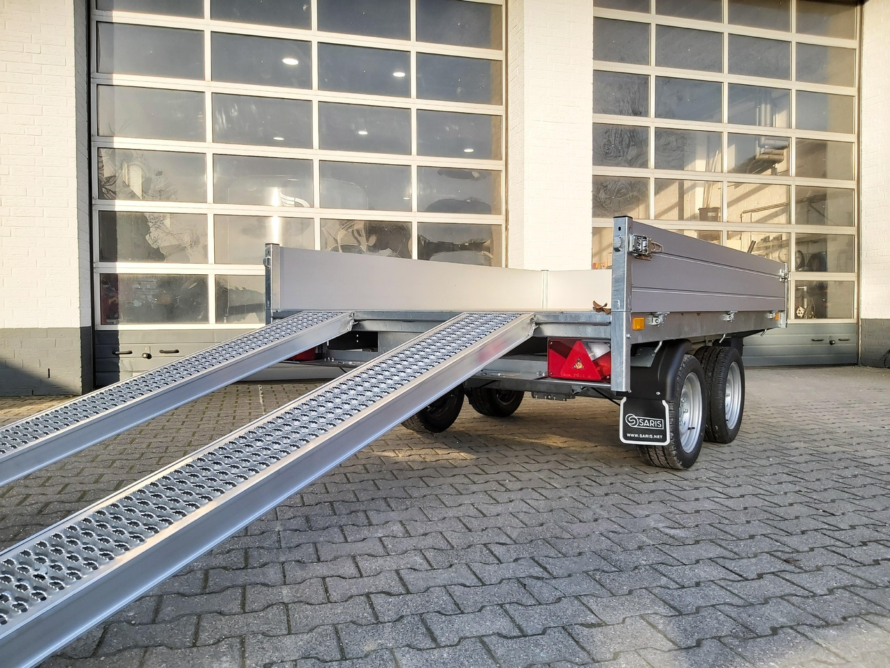 Saris Kipper K1 276 170 2000 2 276x170x30cm Alu Auffahrrampen Heckstützen Handpumpe 13" 2000kg - 덤프 트레일러 : 사진 1 Saris Kipper K1 276 170 2000 2 276x170x30cm Alu Auffahrrampen Heckstützen Handpumpe 13" 2000kg - 덤프 트레일러 : 사진 1