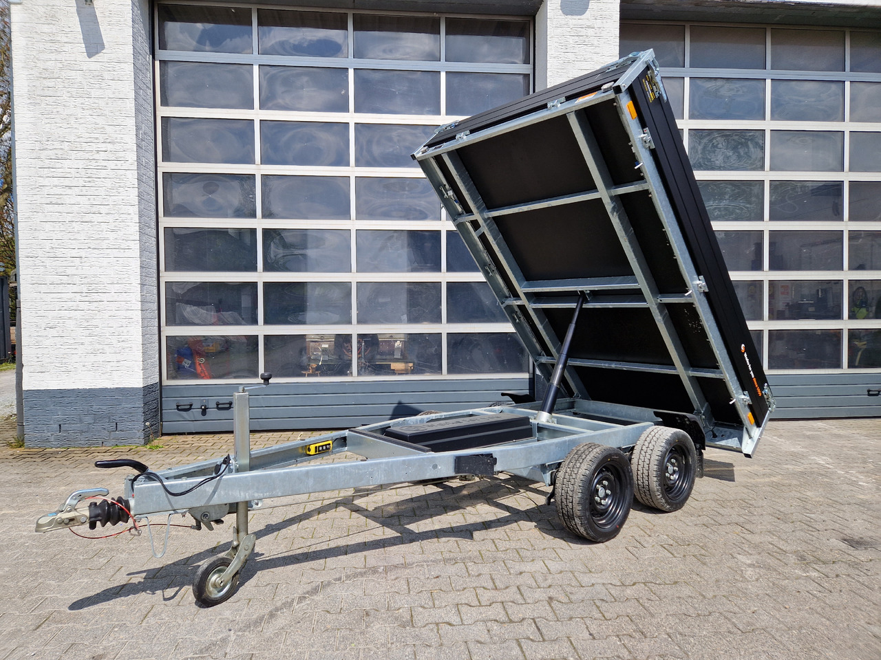 Saris Kipper K1 276 170 2700 2 E 276x170x30cm Elektro black Edition 13" 2700kg Januar Aktion - 덤프 트레일러 : 사진 1 Saris Kipper K1 276 170 2700 2 E 276x170x30cm Elektro black Edition 13" 2700kg Januar Aktion - 덤프 트레일러 : 사진 1