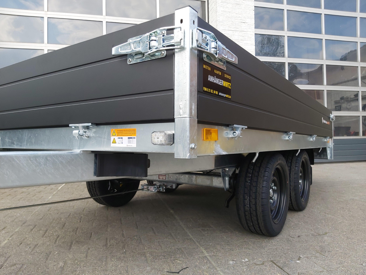 Saris PL306 170 2700 2 306x170x30cm black Edition 13" (M) 2700kg - 드롭사이드/ 플랫베드 트레일러 : 사진 3 Saris PL306 170 2700 2 306x170x30cm black Edition 13" (M) 2700kg - 드롭사이드/ 플랫베드 트레일러 : 사진 3