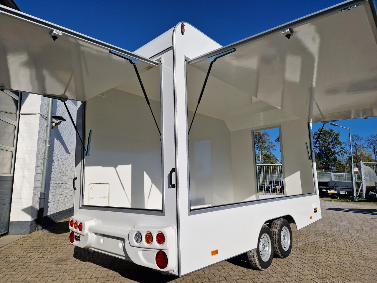 Verkaufsanhänger VK 422 200 aero retro 420x200x230cm 2 Verkaufsklappen Tür vorn (XL) 2000kg - 자판기 트레일러 : 사진 4 Verkaufsanhänger VK 422 200 aero retro 420x200x230cm 2 Verkaufsklappen Tür vorn (XL) 2000kg - 자판기 트레일러 : 사진 4