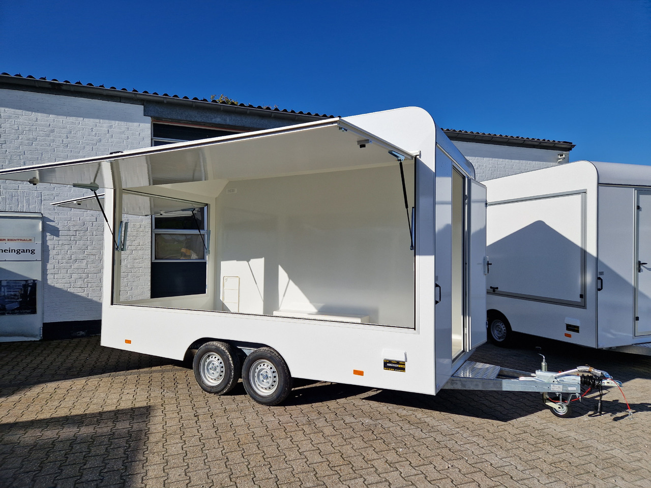 Verkaufsanhänger VK 422 200 aero retro 420x200x230cm 2 Verkaufsklappen Tür vorn (XL) 2000kg - 자판기 트레일러 : 사진 1 Verkaufsanhänger VK 422 200 aero retro 420x200x230cm 2 Verkaufsklappen Tür vorn (XL) 2000kg - 자판기 트레일러 : 사진 1