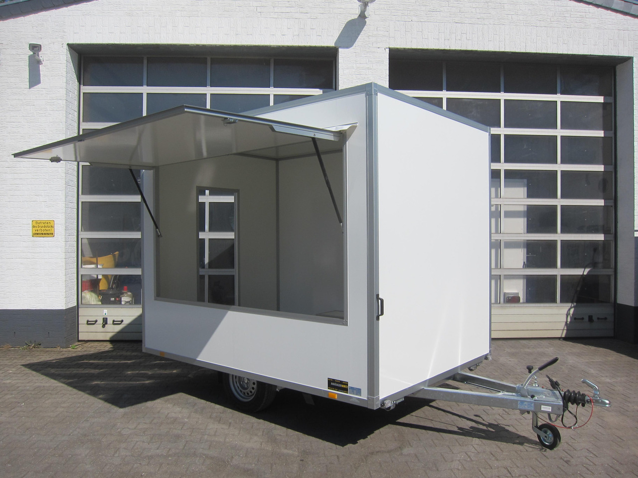 Verkaufsanhänger VKE 1330/206 300cm 1 Verkaufsklappe Multi Leerwagen Hecktür (M) 1300kg Ausstellung - 자판기 트레일러 : 사진 1 Verkaufsanhänger VKE 1330/206 300cm 1 Verkaufsklappe Multi Leerwagen Hecktür (M) 1300kg Ausstellung - 자판기 트레일러 : 사진 1