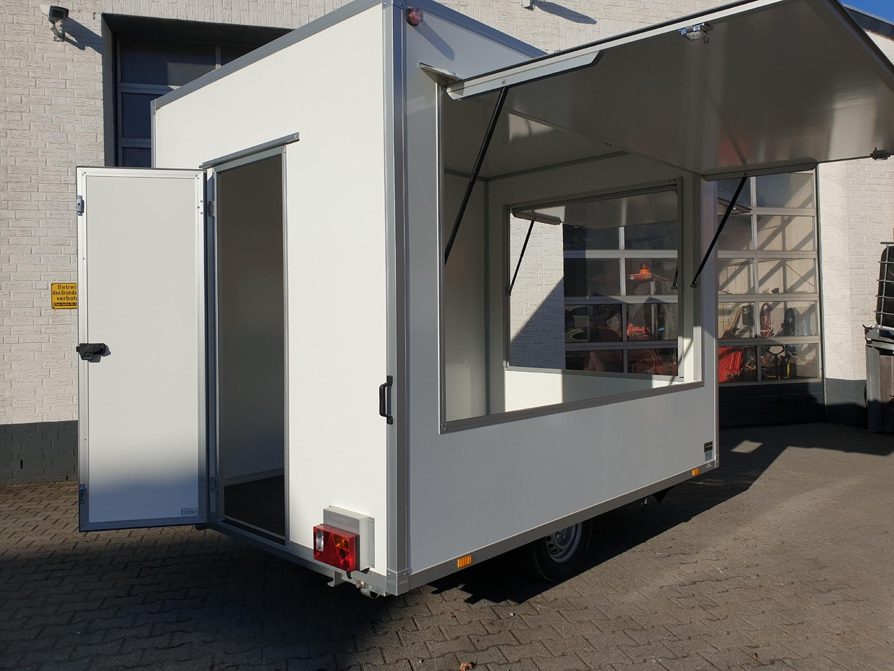 Verkaufsanhänger VKE 1330/206 300cm 2 Verkaufsklappen Multi Leerwagen Hecktür (M) 1300kg - 자판기 트레일러 : 사진 2 Verkaufsanhänger VKE 1330/206 300cm 2 Verkaufsklappen Multi Leerwagen Hecktür (M) 1300kg - 자판기 트레일러 : 사진 2