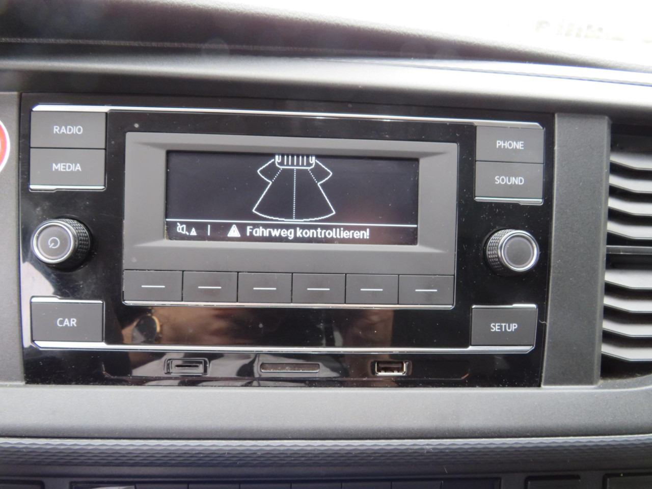 VOLKSWAGEN T6.1 Transporter 2.0 TDI Kasten Klima ZV - 소형 밴 : 사진 4 VOLKSWAGEN T6.1 Transporter 2.0 TDI Kasten Klima ZV - 소형 밴 : 사진 4