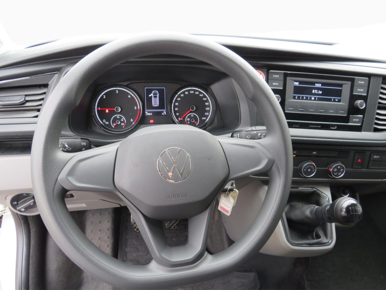 VOLKSWAGEN T6.1 Transporter 2.0 TDI Kasten Klima ZV - 소형 밴 : 사진 2 VOLKSWAGEN T6.1 Transporter 2.0 TDI Kasten Klima ZV - 소형 밴 : 사진 2