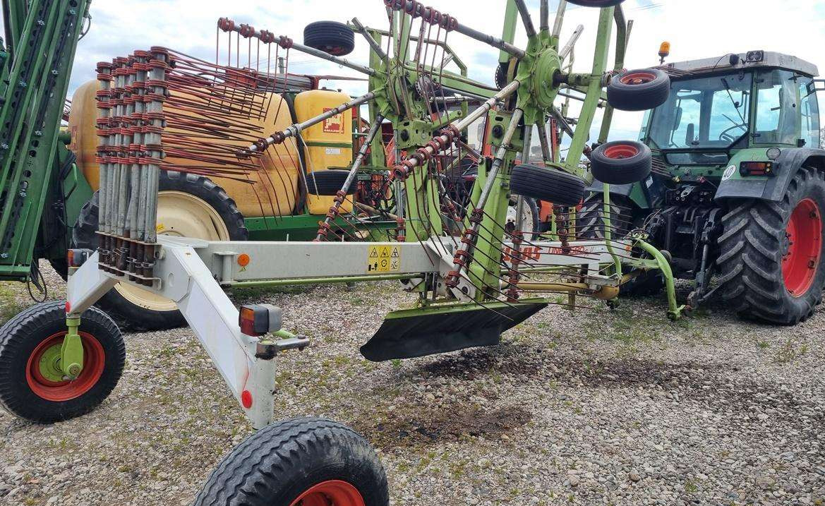 Claas Liner 680 - 반전기/ 레이크 : 사진 3 Claas Liner 680 - 반전기/ 레이크 : 사진 3