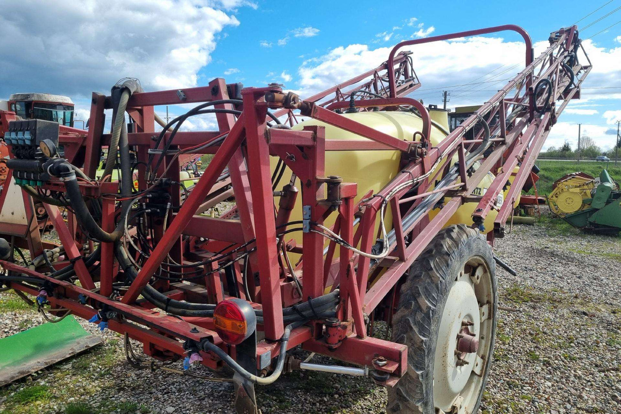 Hardi Commander 2600 - 견인 스프레이 : 사진 5 Hardi Commander 2600 - 견인 스프레이 : 사진 5
