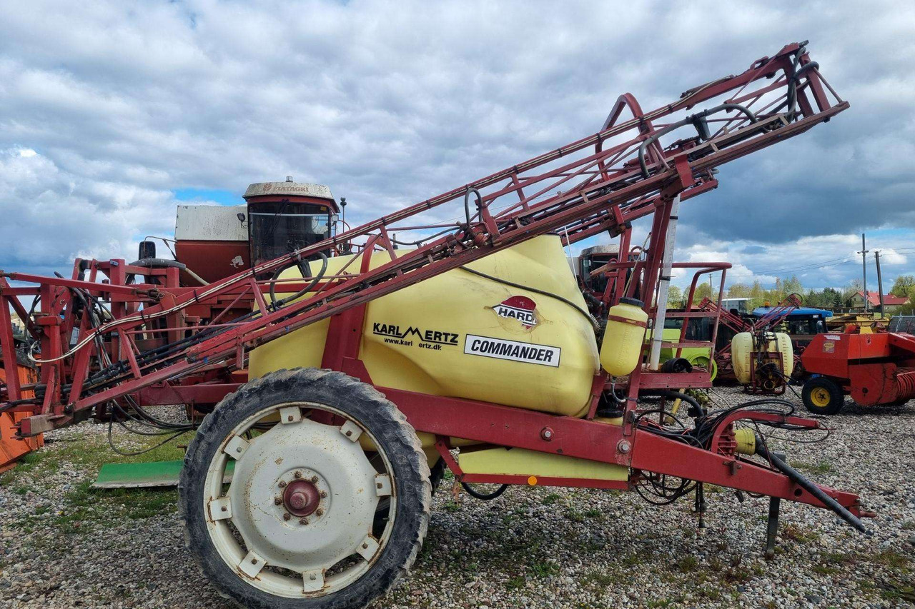 Hardi Commander 2600 - 견인 스프레이 : 사진 1 Hardi Commander 2600 - 견인 스프레이 : 사진 1