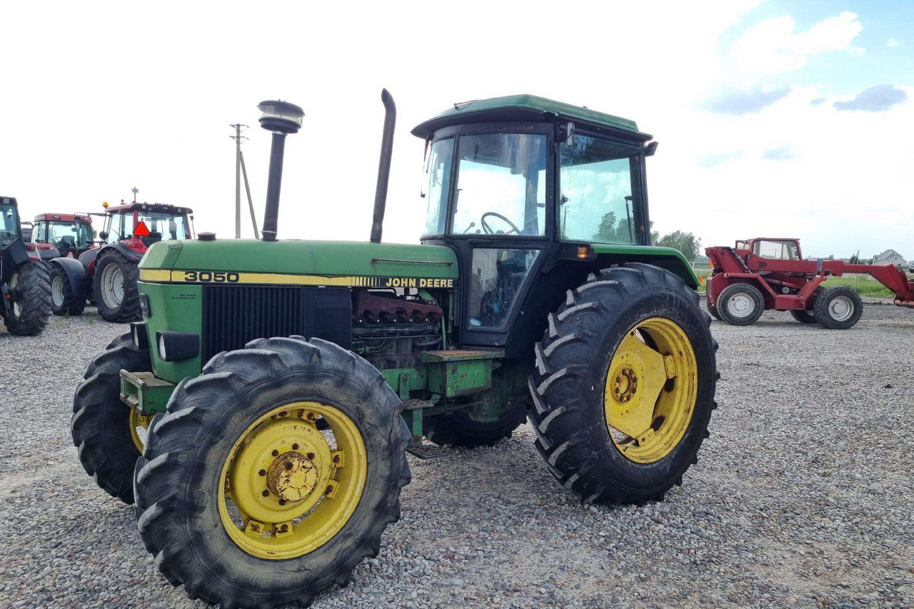 John Deere 3050 - 장궤형 트랙터 : 사진 1 John Deere 3050 - 장궤형 트랙터 : 사진 1
