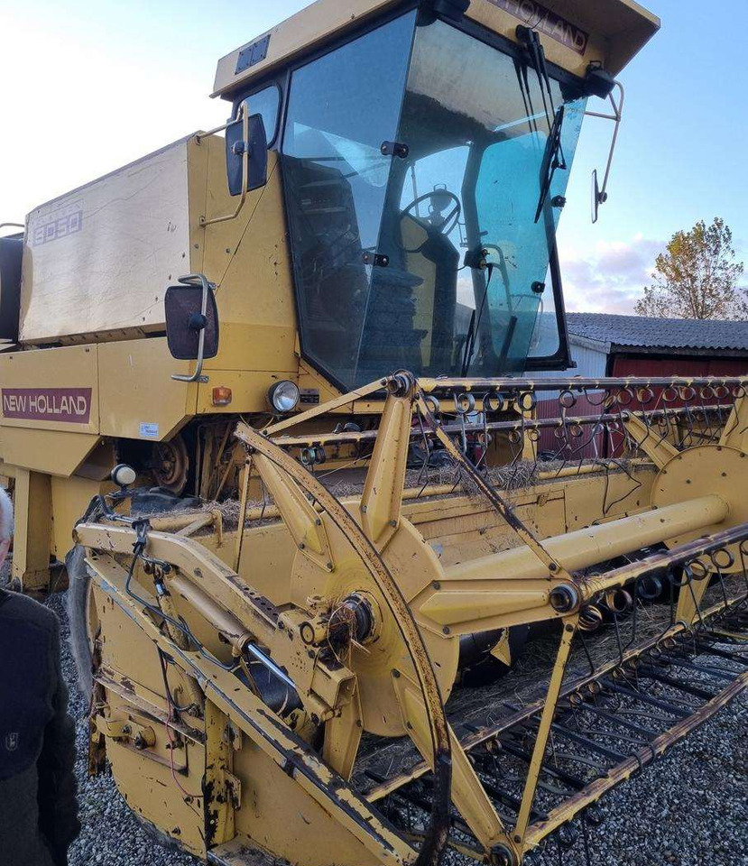 New Holland 8050 - 목초수확기 : 사진 1 New Holland 8050 - 목초수확기 : 사진 1