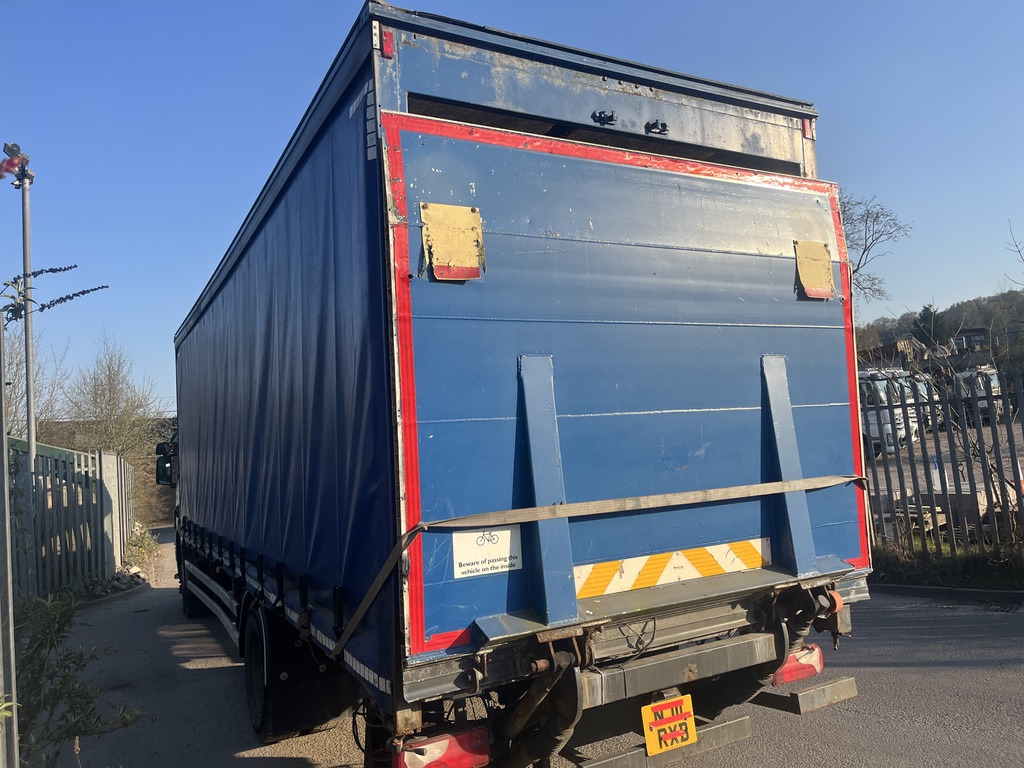 Scania P230 4x2 Curtain side - 커튼사이더 트럭 : 사진 4 Scania P230 4x2 Curtain side - 커튼사이더 트럭 : 사진 4