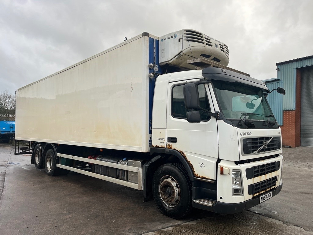 Volvo FM9 300 Euro 4 - 박스 밴 : 사진 2 Volvo FM9 300 Euro 4 - 박스 밴 : 사진 2