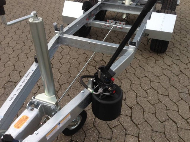 Humbaur HUK 273117 Heckkipper 2,7 t. 3140 x 1750 x 300 mm, E-Pumpe - 덤프 트레일러 : 사진 4 Humbaur HUK 273117 Heckkipper 2,7 t. 3140 x 1750 x 300 mm, E-Pumpe - 덤프 트레일러 : 사진 4
