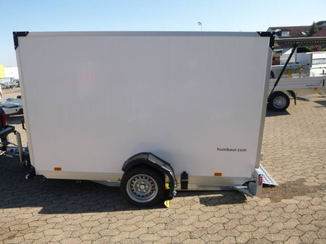 Humbaur Koffer Absenkanhänger mit E-Pumpe HKT 183117-18P, 100 km/h 1,8 t. 3100 x 1765 x 1800 mm - 밀폐형 박스 트레일러 : 사진 1 Humbaur Koffer Absenkanhänger mit E-Pumpe HKT 183117-18P, 100 km/h 1,8 t. 3100 x 1765 x 1800 mm - 밀폐형 박스 트레일러 : 사진 1