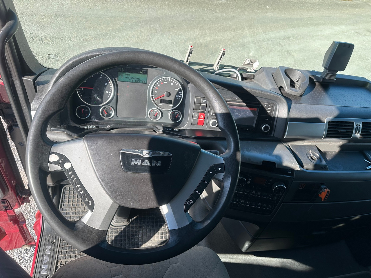 MAN TGX 18.440 4x2 Fahrschule - 박스 트럭 : 사진 2 MAN TGX 18.440 4x2 Fahrschule - 박스 트럭 : 사진 2