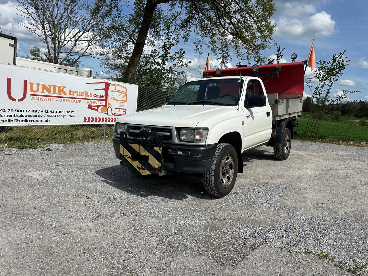 TOYOTA Hilux 4WD 4x4 Winterdienst Kipper - 덤프 밴 : 사진 1 TOYOTA Hilux 4WD 4x4 Winterdienst Kipper - 덤프 밴 : 사진 1