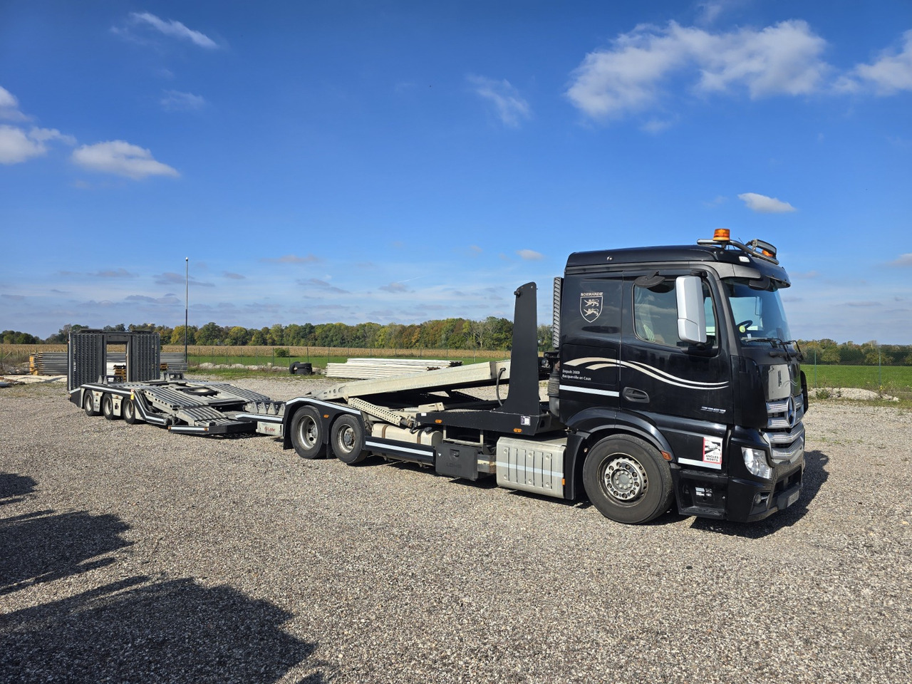 MERCEDES-BENZ 2353 - 자동 운반 장치 트럭 : 사진 1 MERCEDES-BENZ 2353 - 자동 운반 장치 트럭 : 사진 1