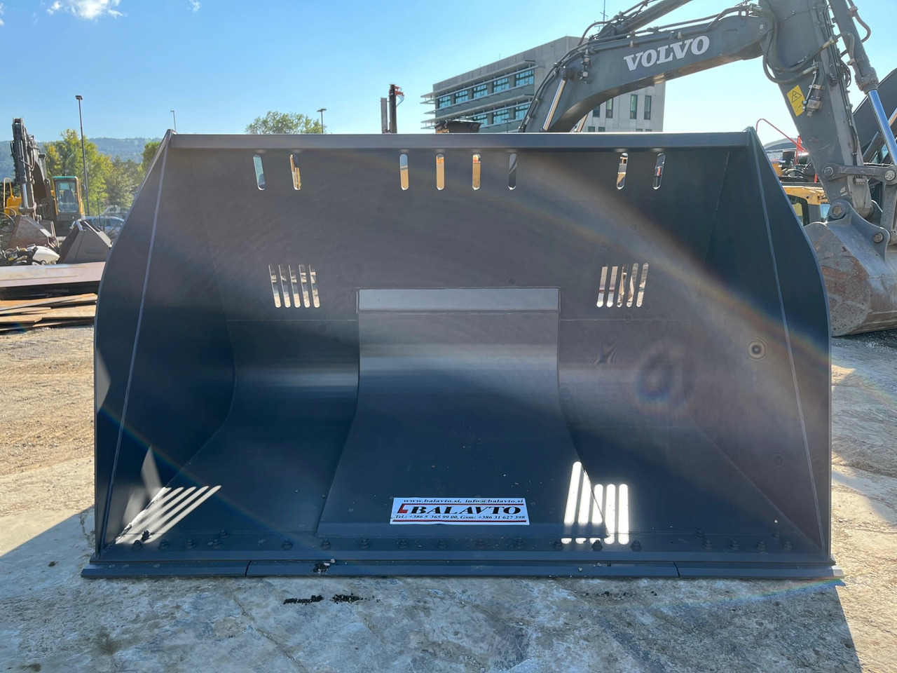 Balavto Loader bucket 3000 mm - 로더 버킷 : 사진 1 Balavto Loader bucket 3000 mm - 로더 버킷 : 사진 1