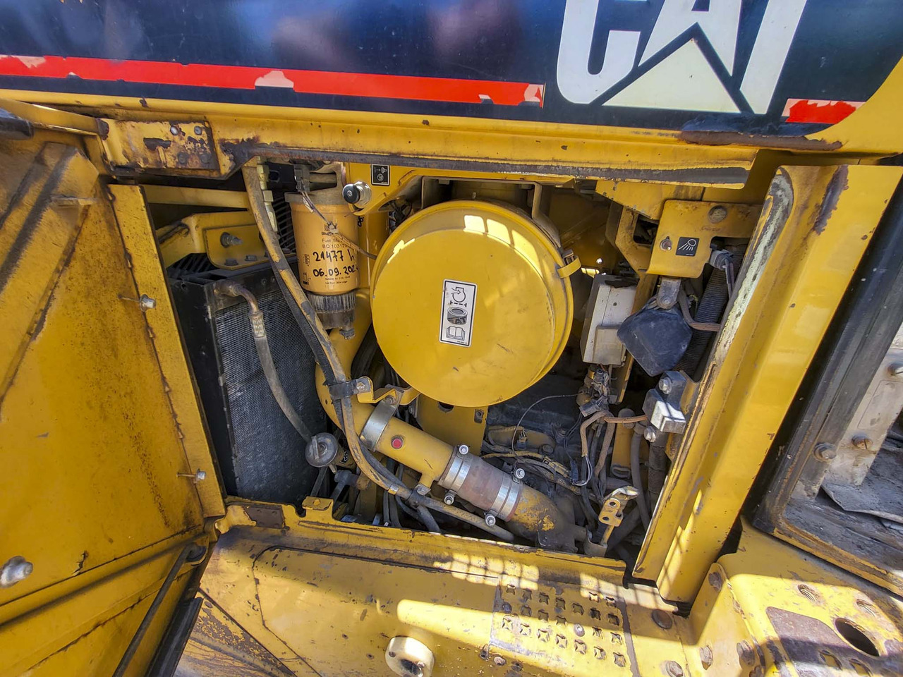 불도저 CATERPILLAR D6R : 사진 20 불도저 CATERPILLAR D6R : 사진 20