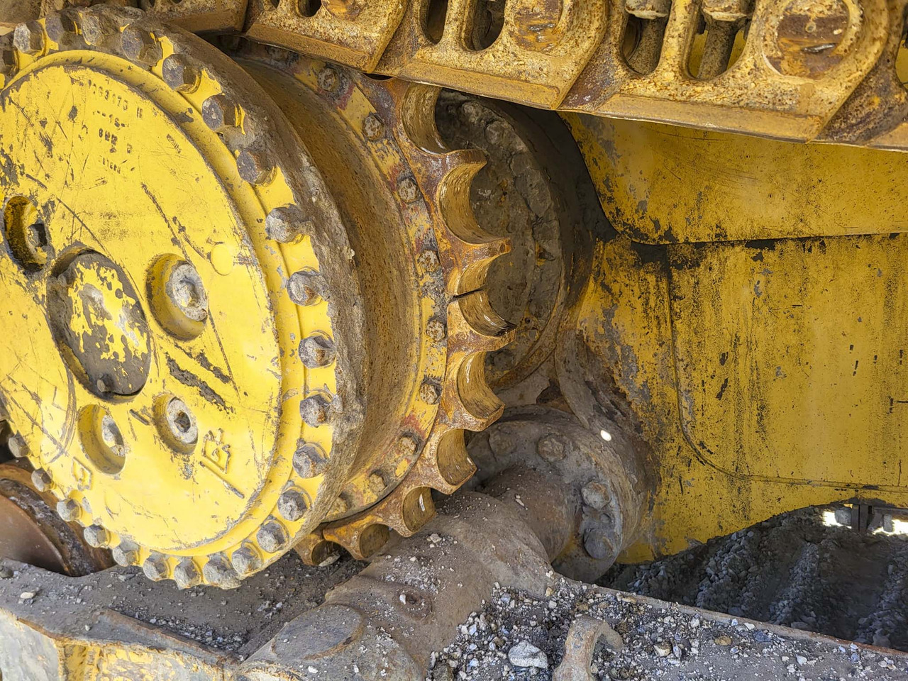 불도저 CATERPILLAR D6R : 사진 17 불도저 CATERPILLAR D6R : 사진 17