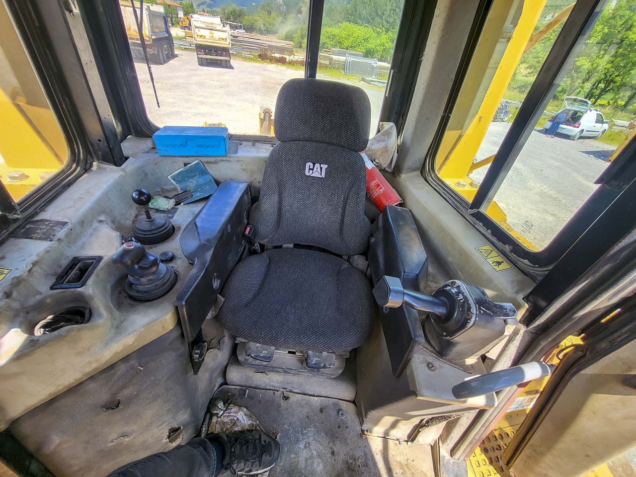 불도저 CATERPILLAR D6R : 사진 21 불도저 CATERPILLAR D6R : 사진 21