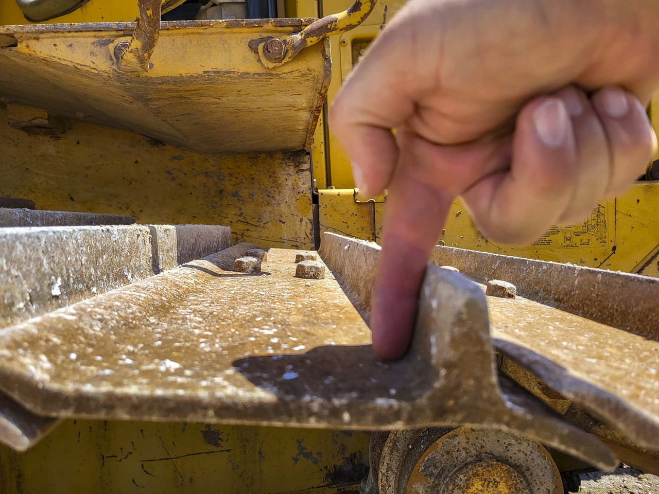 불도저 CATERPILLAR D6R : 사진 13 불도저 CATERPILLAR D6R : 사진 13