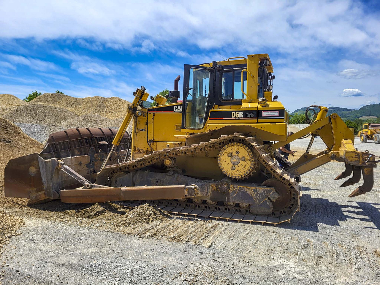 불도저 CATERPILLAR D6R : 사진 6 불도저 CATERPILLAR D6R : 사진 6