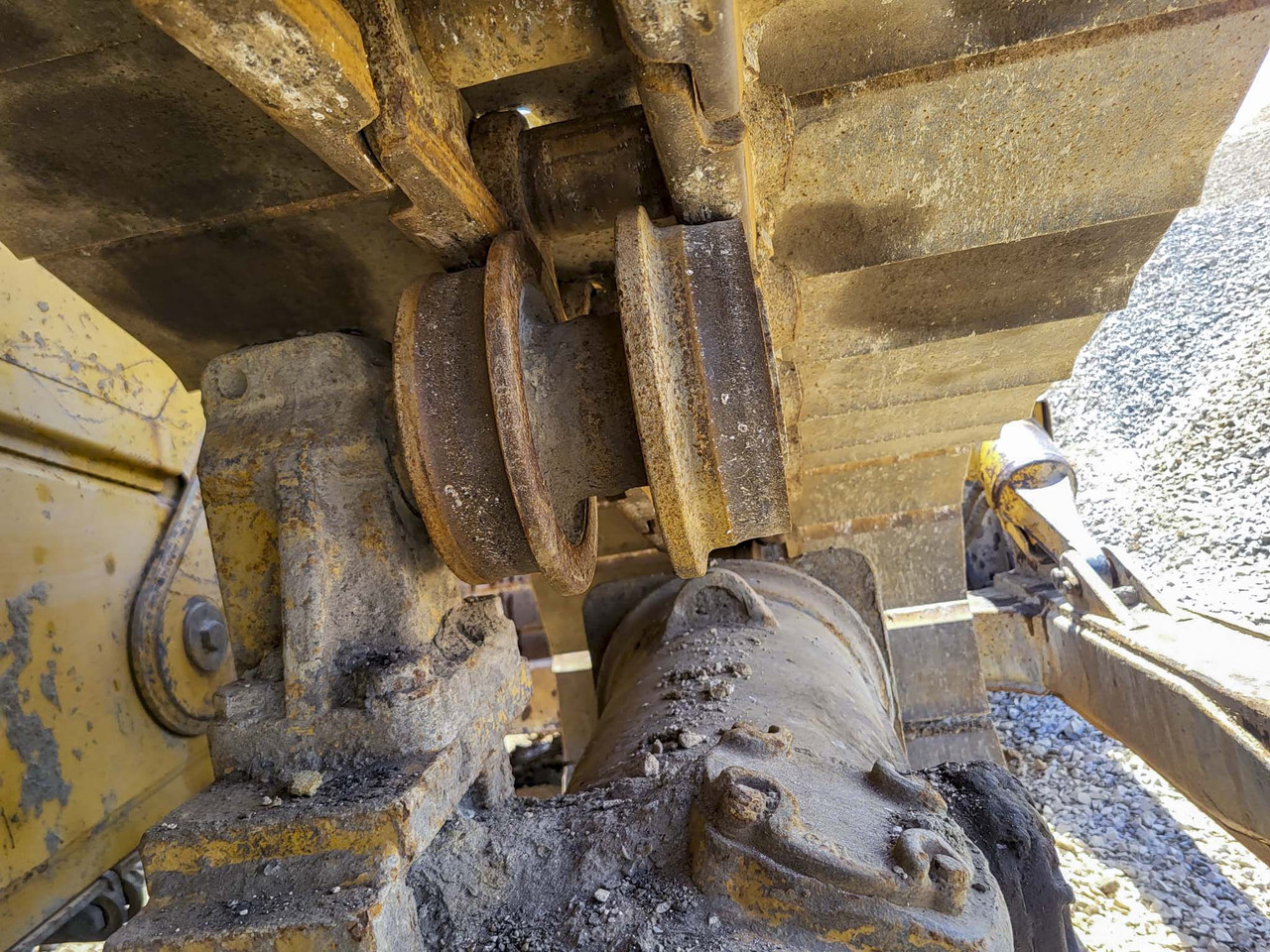 불도저 CATERPILLAR D6R : 사진 15 불도저 CATERPILLAR D6R : 사진 15