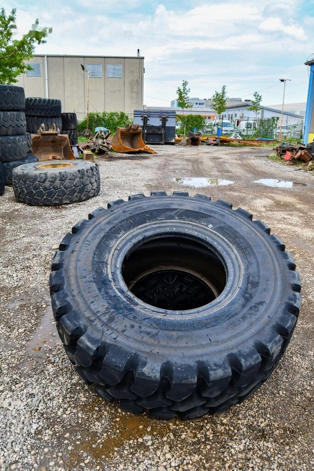 Goodyear 20.5R25 - 휠 및 타이어 패키지 : 사진 2 Goodyear 20.5R25 - 휠 및 타이어 패키지 : 사진 2
