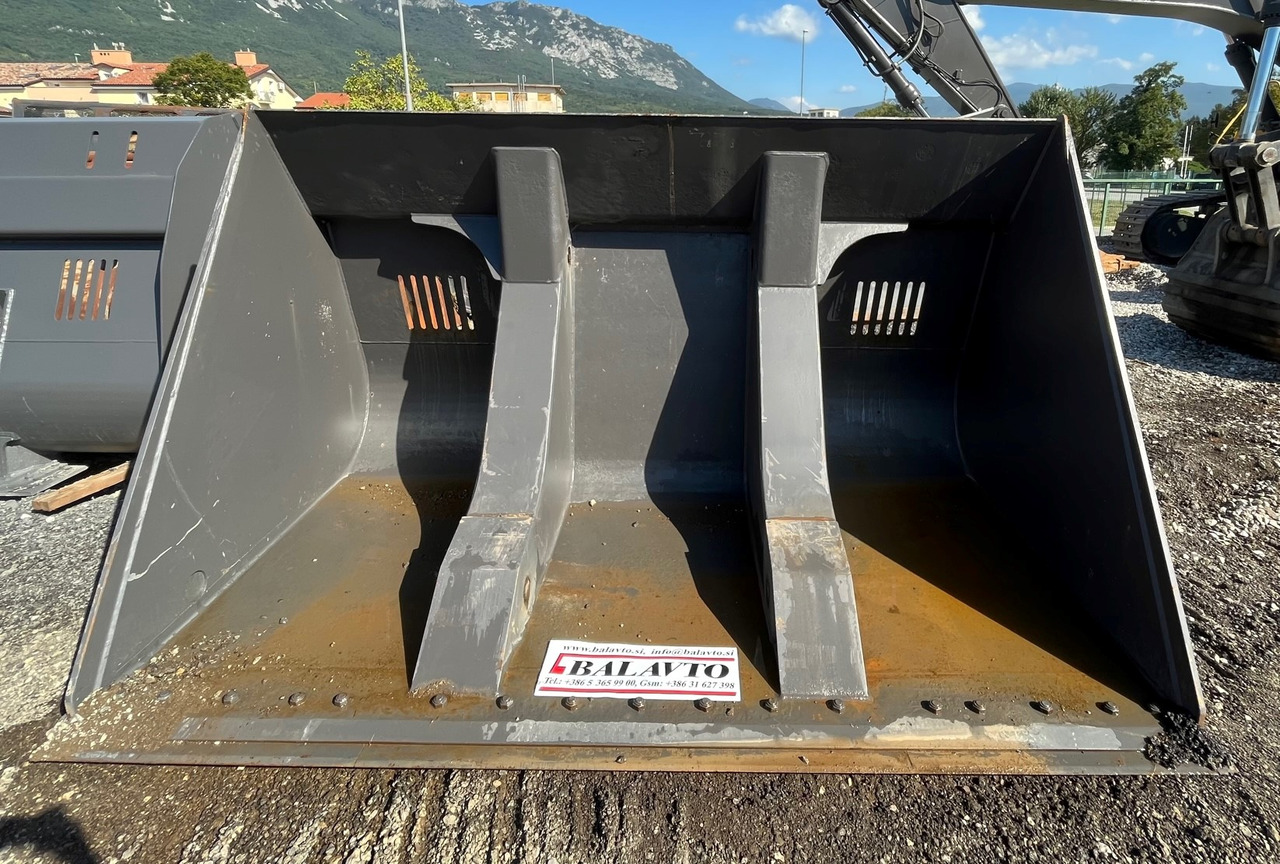 Loader bucket 3200 mm - 로더 버킷 : 사진 1 Loader bucket 3200 mm - 로더 버킷 : 사진 1