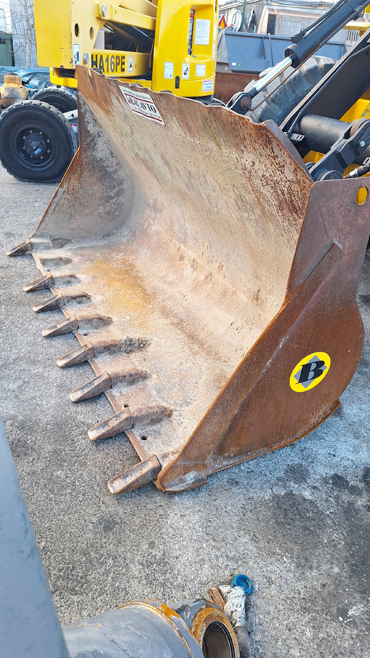 Loader bucket BOE 2400 mm for 12-15 ton wheel loaders - 로더 버킷 건설기계 용 : 사진 3 Loader bucket BOE 2400 mm for 12-15 ton wheel loaders - 로더 버킷 건설기계 용 : 사진 3