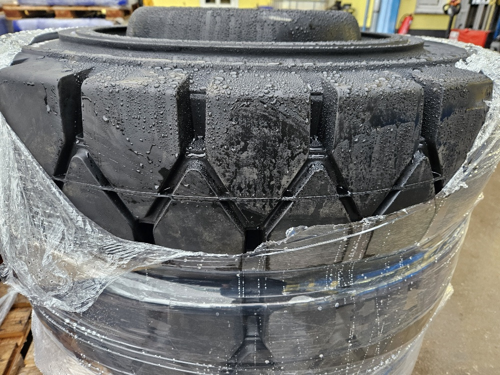 SOLID tires - 휠 및 타이어 패키지 휠 굴삭기 용 : 사진 2 SOLID tires - 휠 및 타이어 패키지 휠 굴삭기 용 : 사진 2