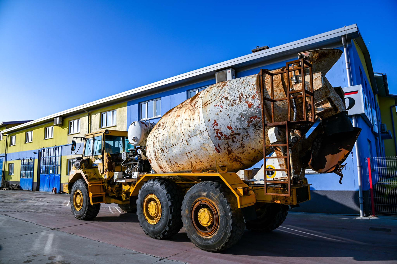 VOLVO A25C 6X6 - 콘크리트 믹서 트럭 : 사진 4 VOLVO A25C 6X6 - 콘크리트 믹서 트럭 : 사진 4